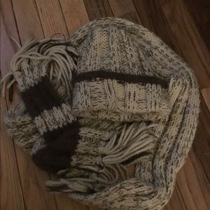 Scarf and hat set